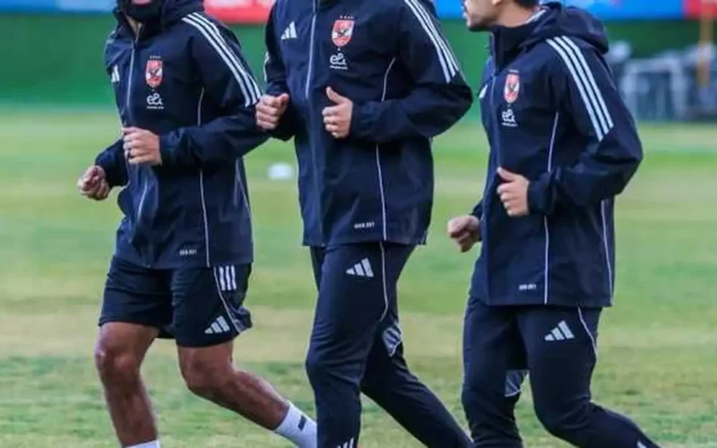 الأهلي ينهي خلاف نسبة إعادة البيع ويوقع الصفقة الأولى